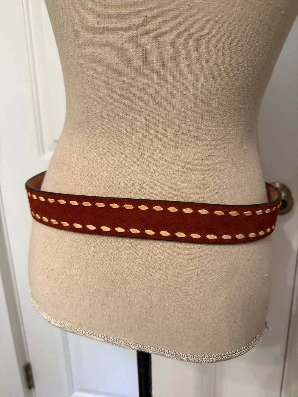JUSTIN Women’s Brown Suede Belt with Brass Buckle Top Grain Cowhide size 35 USA